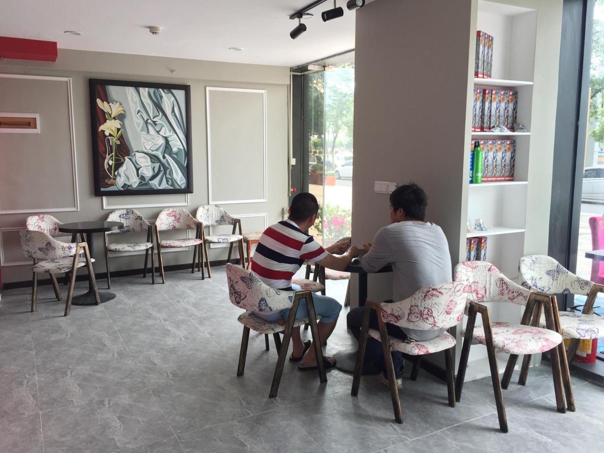 April Fair Duplex Apartment Guangzhou South Railway Station Ao Yuan Yue Shi Dai Branch Eksteriør billede